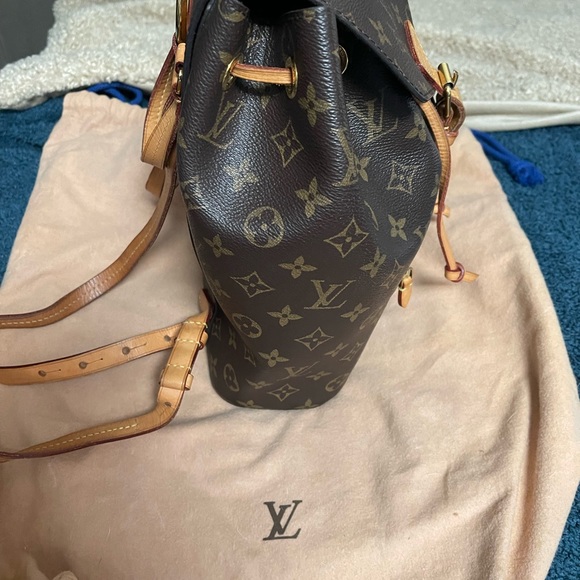 Louis Vuitton backpack - Picture 6 of 11